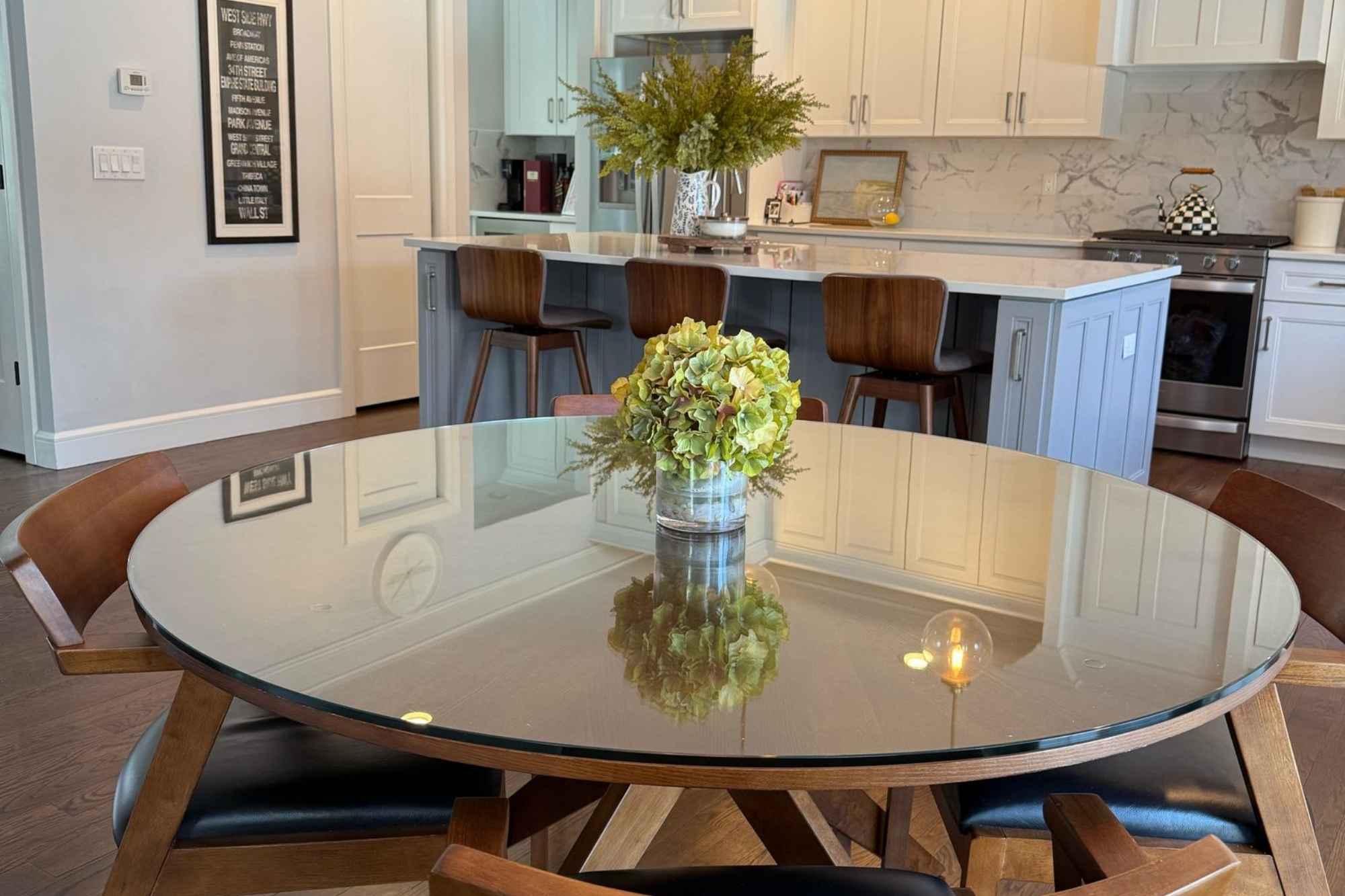 Clean and organized kitchen and dining area after residential house cleaning in Staten Island